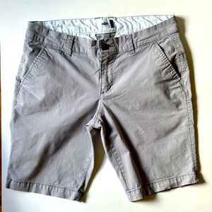 Old Navy Women’s Bermuda Shorts Size 4